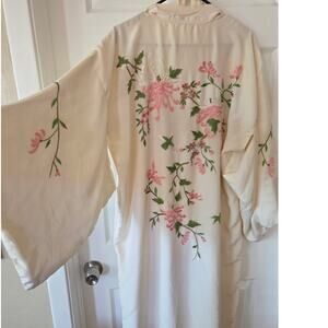 Vintage 40’s/50’s Japanese Silk Hand Embroidered Robe Kimono Pink Flowers
